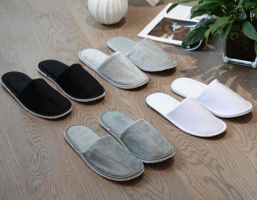 Disposable velour slippers 