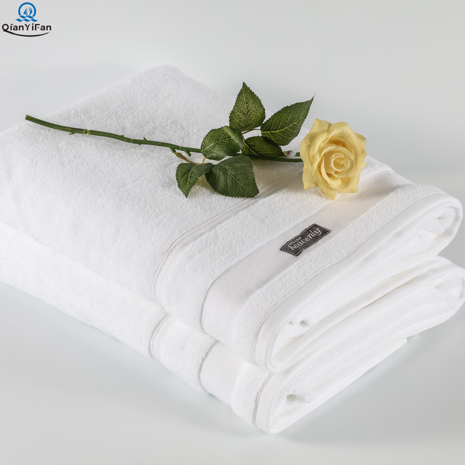 Starred hotel 100% cotton towels are soft, comfortable, and highly absorbent for hotels and resorts.